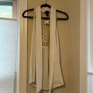 NWT Medium Rue21 Vest